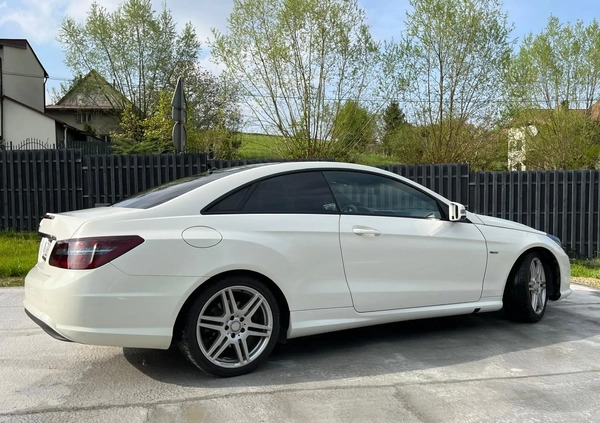 Mercedes-Benz Klasa E cena 64900 przebieg: 132852, rok produkcji 2011 z Czyżew małe 121